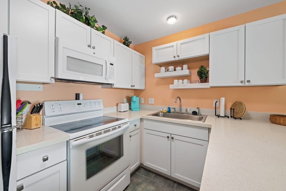 Grand Caribbean 302W Kitchen