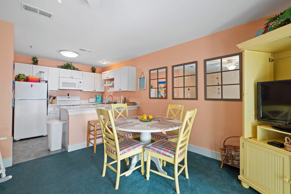 Grand Caribbean 302W Dining Room and Kitchen