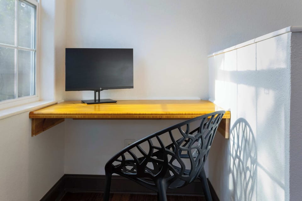 Work station 