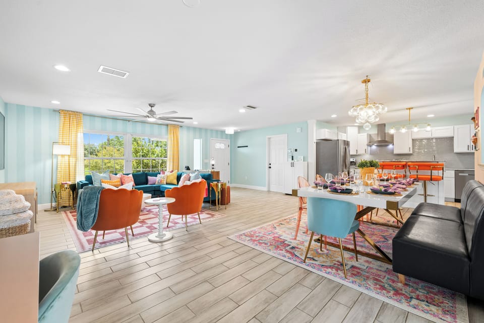 Spacious living room