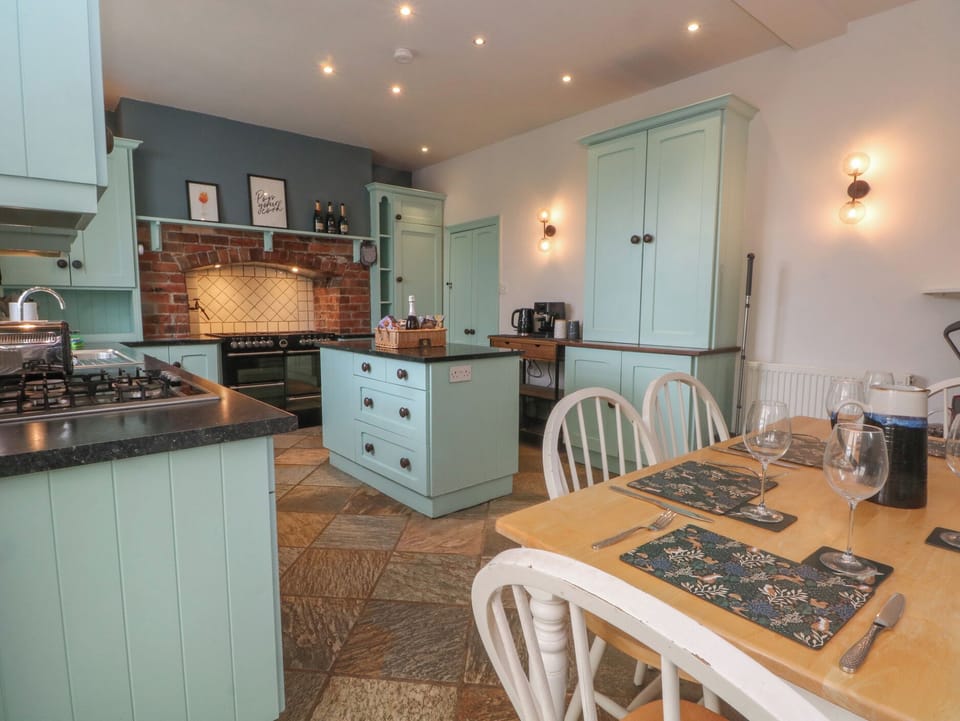 Cottage | Interior