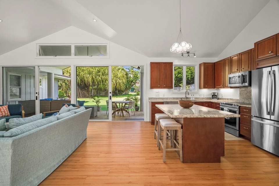 Opens to the Outside Lanai