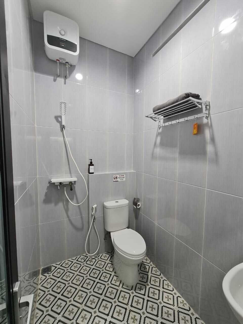 Standard Double Room | Bathroom | Shower, towels, soap, toilet paper
