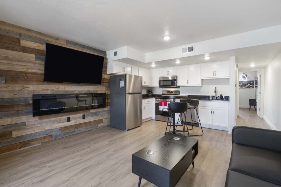 Condo, Multiple Beds, Balcony (Modern Yote Condo at Roark Creek) | Private kitchen | Fridge, microwave, oven, stovetop
