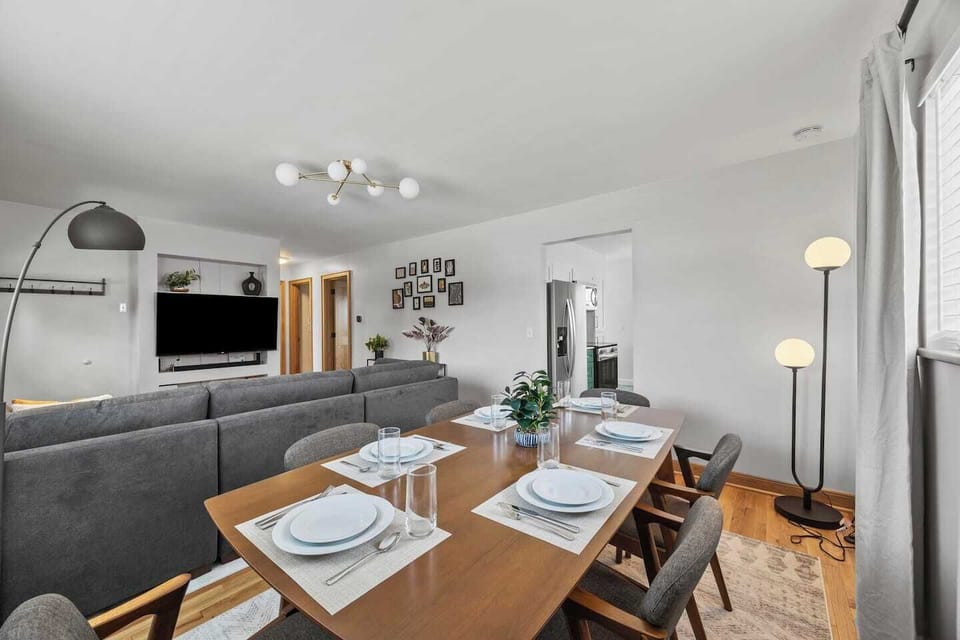 Enjoy seating for all 6 guests!