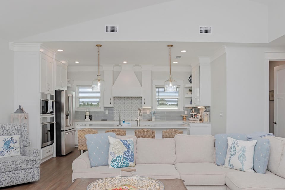 House, Multiple Beds (Port St Paradise) | Living area
