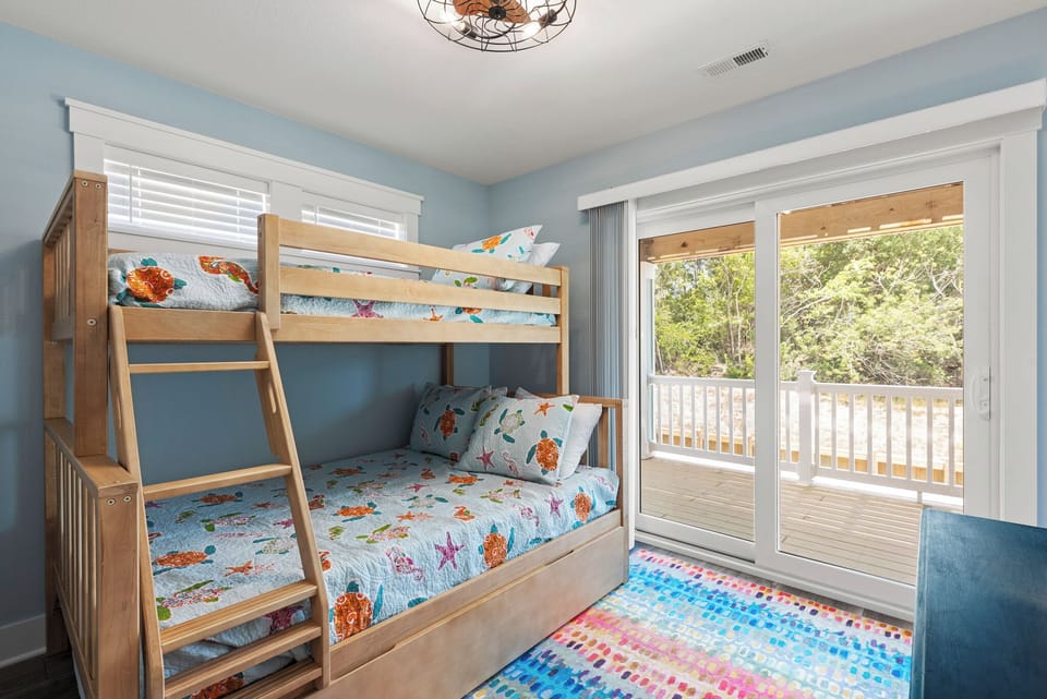 M135: Sound Dream | Mid Level Bedroom 2