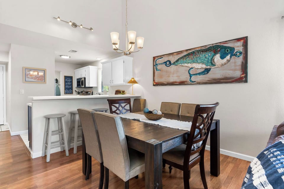 Condo, Multiple Beds, Balcony, Garden View (The Joyful Getaway) | Dining