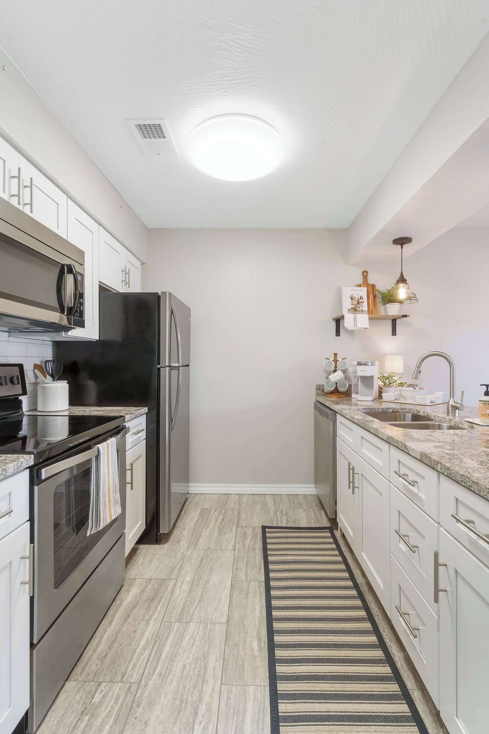 Condo, 1 King Bed with Sofa bed, Balcony, Golf View (Troon Golf View) | Private kitchen | Fridge, microwave, oven, stovetop
