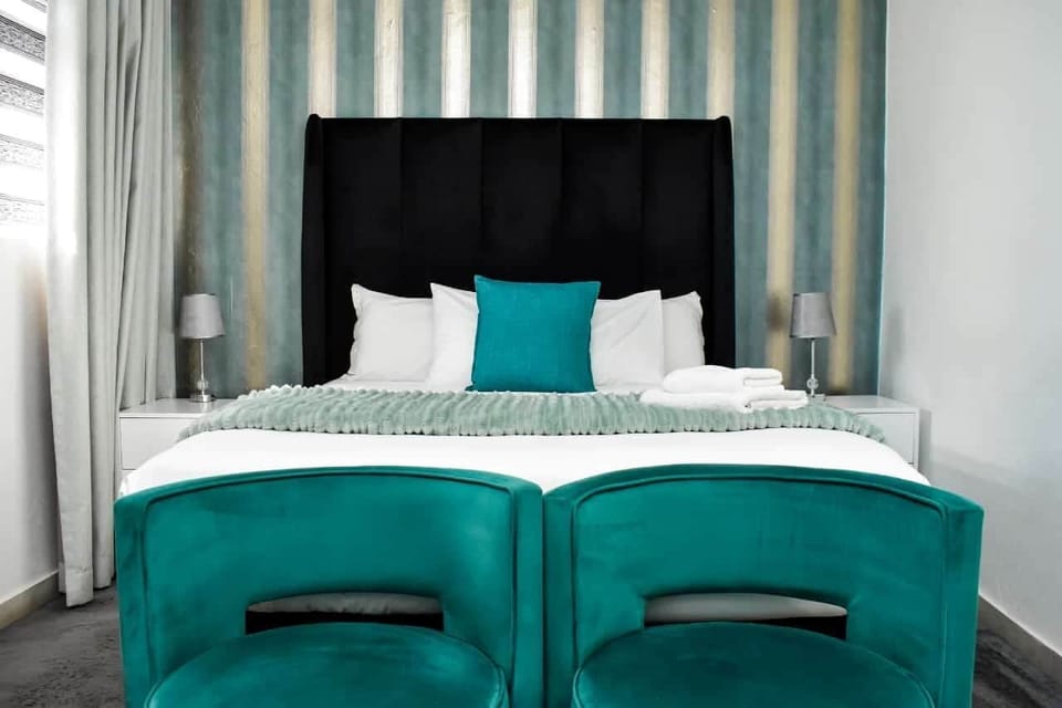 Luxury Double Room | Desk, laptop workspace, blackout drapes, iron/ironing board