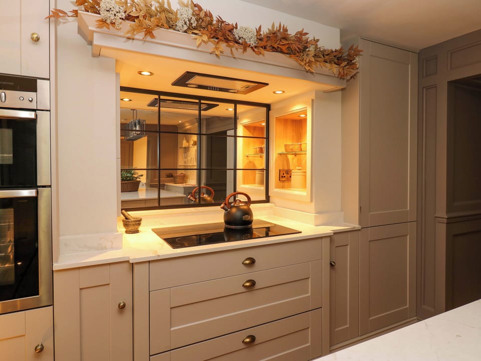 Cottage | Private kitchen | Dishwasher, cookware/dishes/utensils