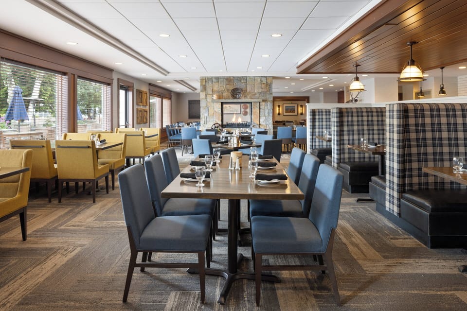 Breakfast, lunch and dinner served