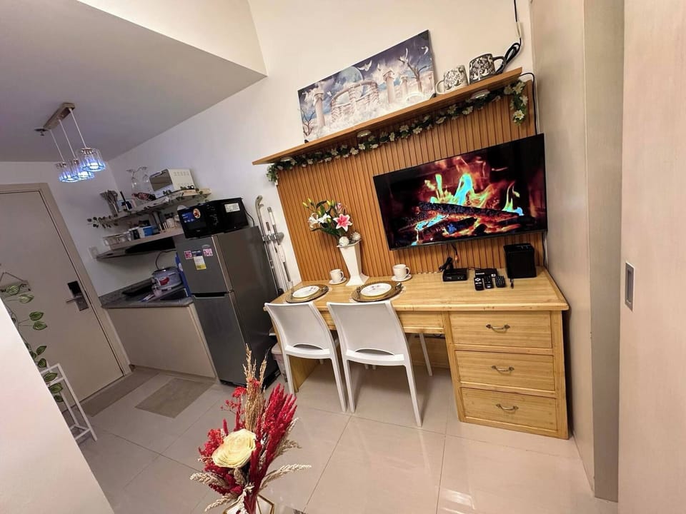 Condo, 1 Bedroom | Dining