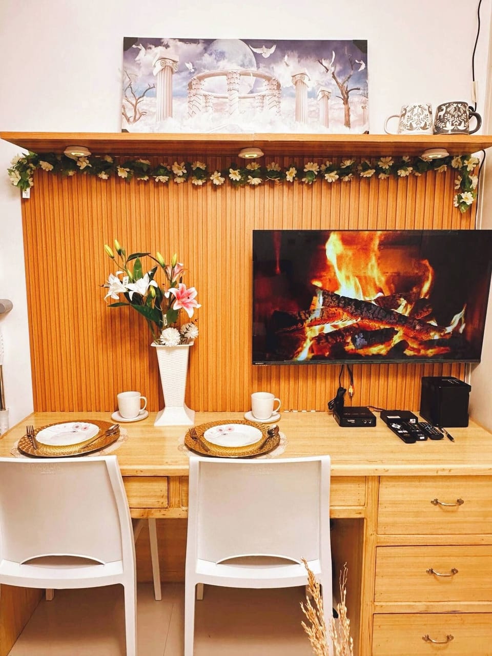 Condo, 1 Bedroom | Dining room