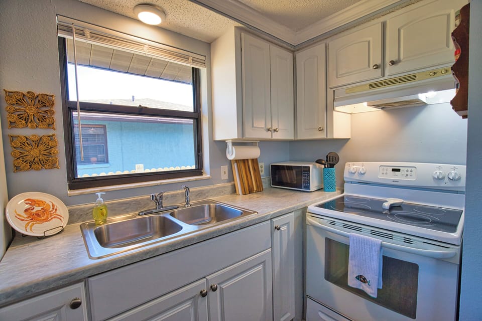 full kitchen