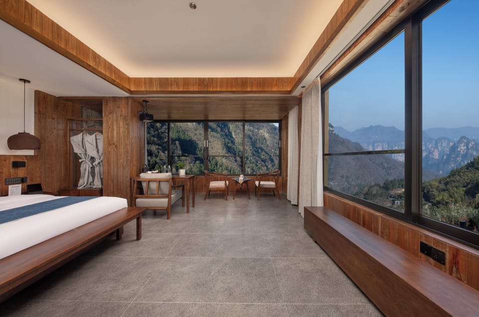 Luxury Double Room, 1 Queen Bed, Private Bathroom, Hill View | Desk, laptop workspace, blackout drapes, soundproofing