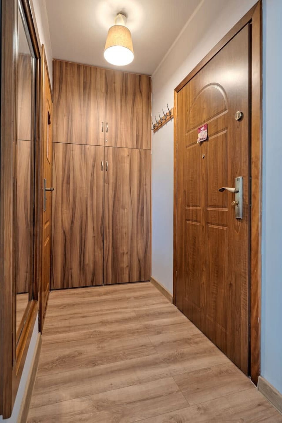 Hallway | Book Now with RENTUJEMY.COM