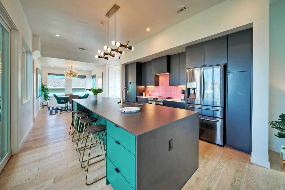House (6 Bedrooms) | Interior