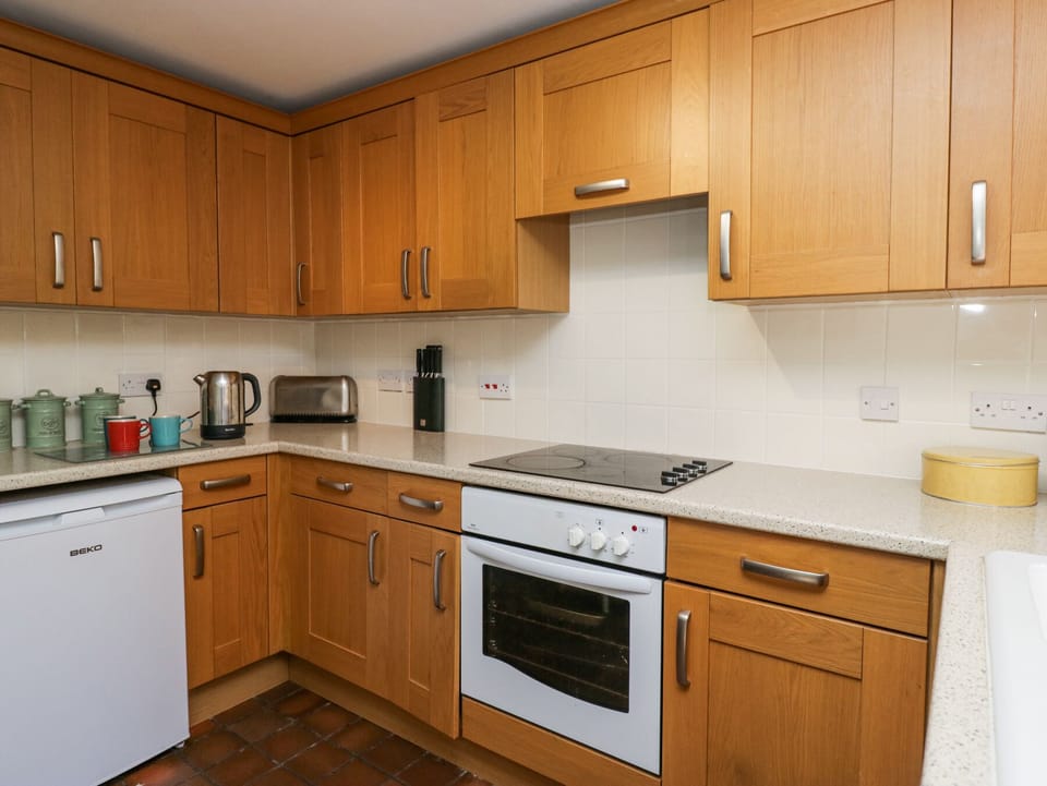 Dishwasher, cookware/dishes/utensils