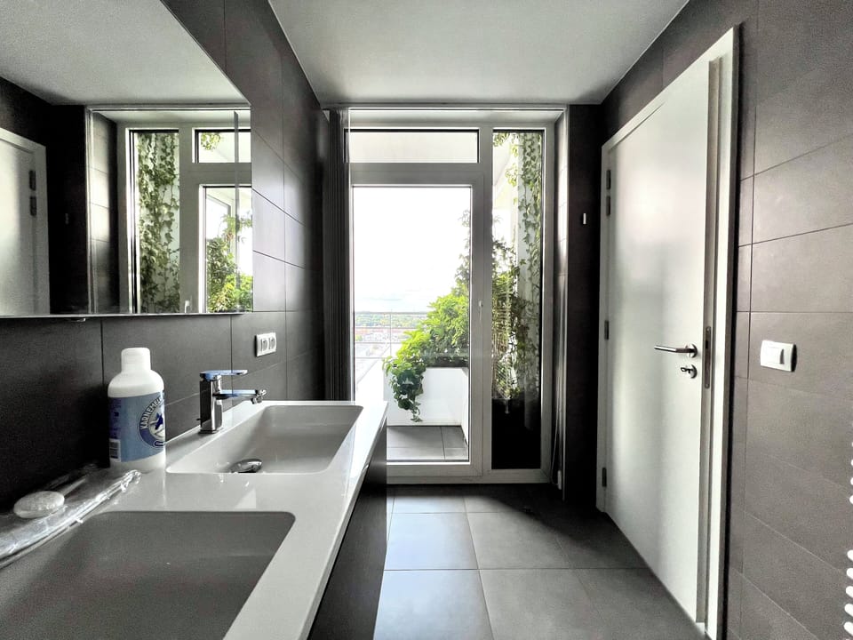 Penthouse 220 m2 Luxe & Vue Panoramique Apartment in Brussels