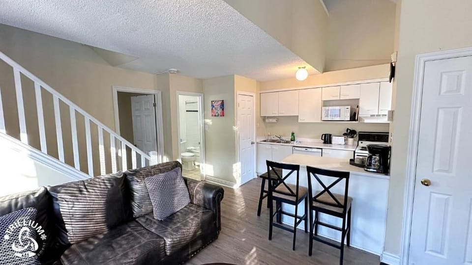 Standard Condo, 2 Bedrooms, Mountain View, Mountainside | Living area | Flat-screen TV