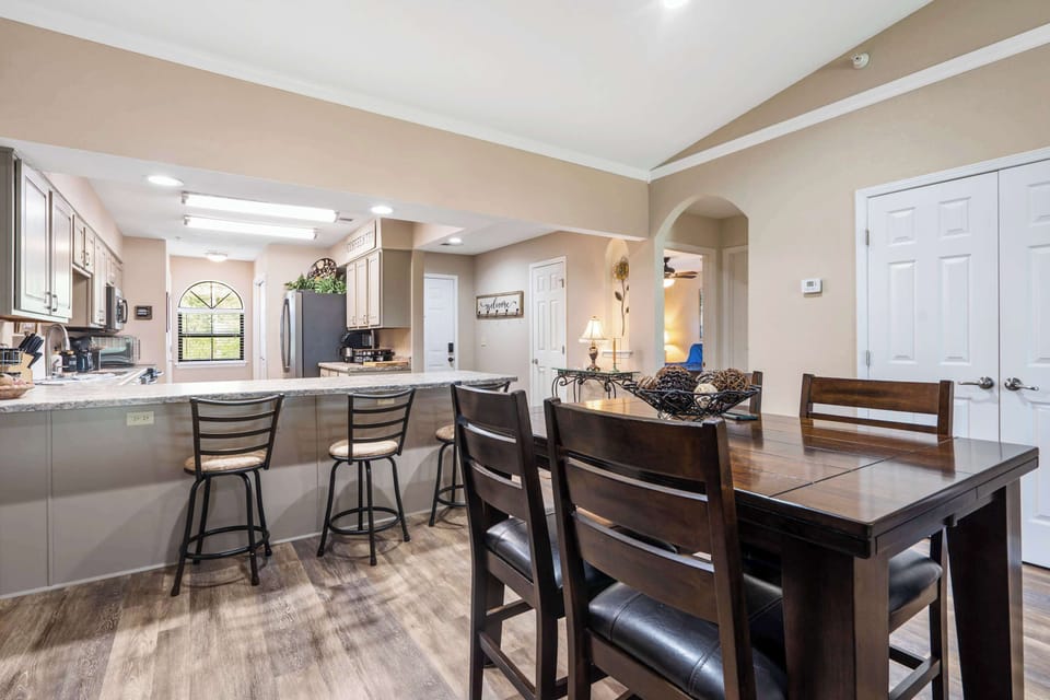 Condo, Multiple Beds, Balcony, Garden View (Cozy Comfort Retreat) | Dining