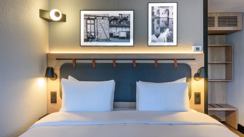 Superior Room, 1 King Bed | Premium bedding, desk, blackout drapes, iron/ironing board