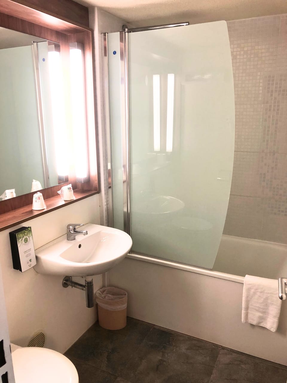 Eco-friendly toiletries, towels