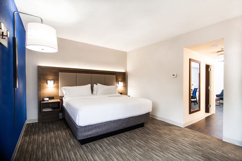In-room safe, desk, laptop workspace, iron/ironing board