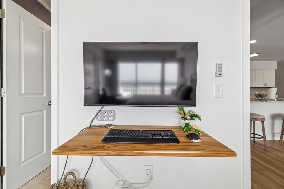Pull up work station in primary bedroom