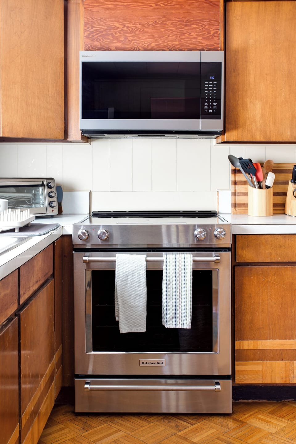 Brand new stove and microwave.

