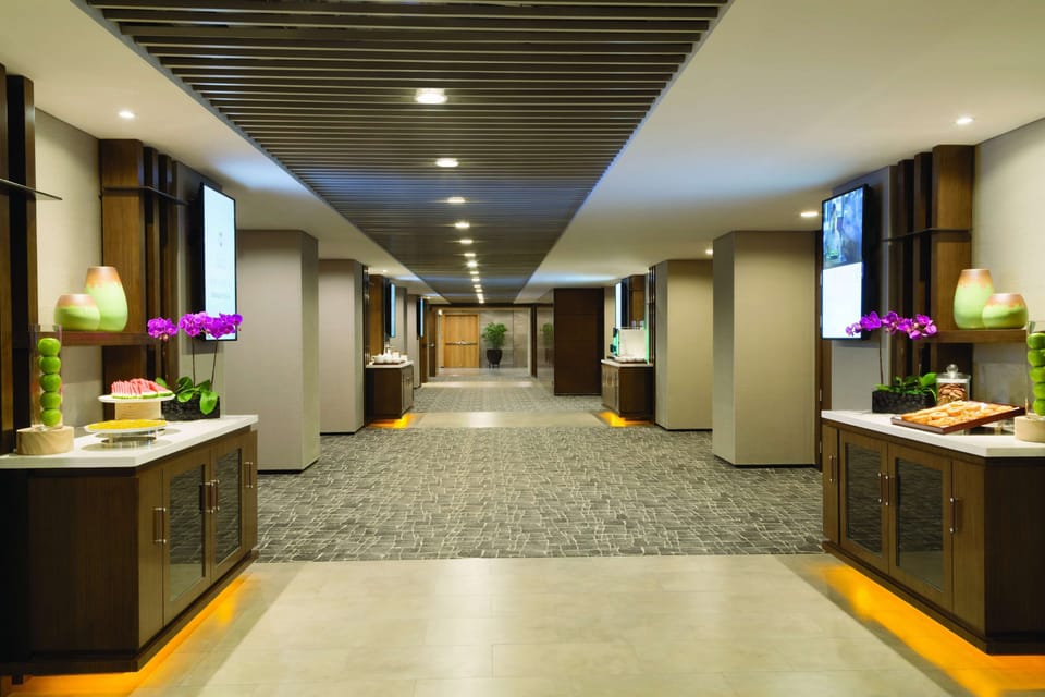 Hyatt Place Shenzhen Airport Hotel in Shenzhen