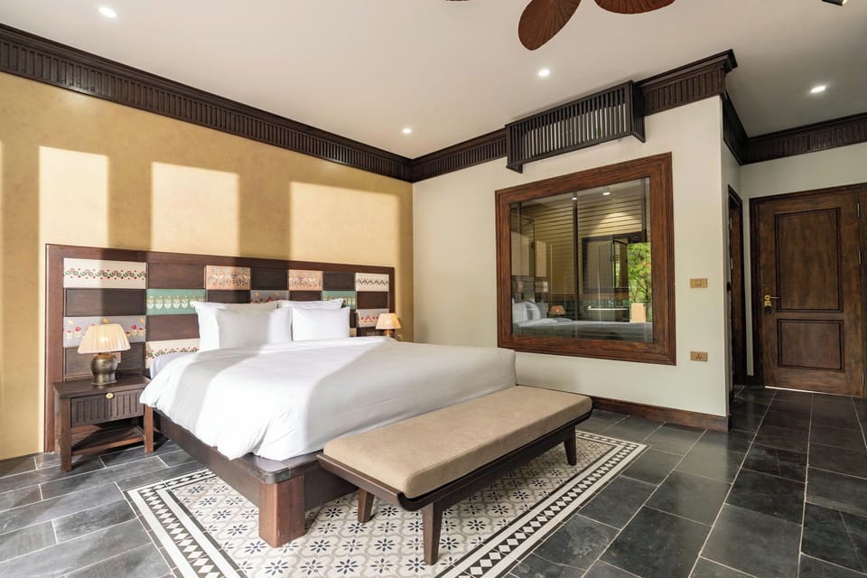Superior Double Room | In-room safe, desk, soundproofing, iron/ironing board