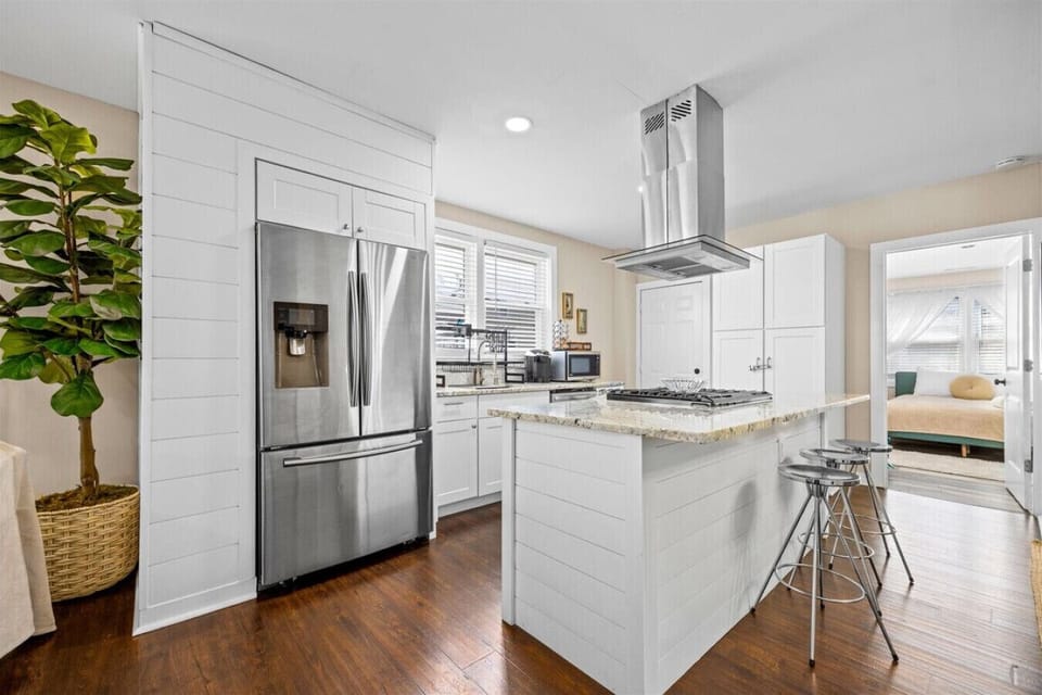 Fully Equipped Modern Kitchen