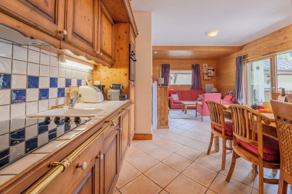 Kitchen and dining area