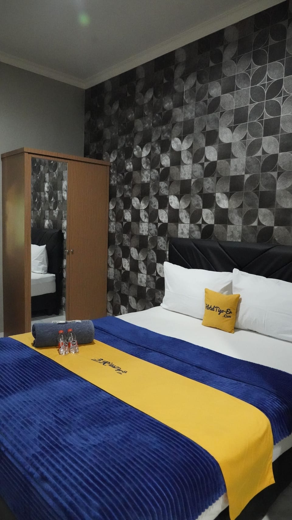 Deluxe Double Room, Garden View | Desk, laptop workspace, free WiFi