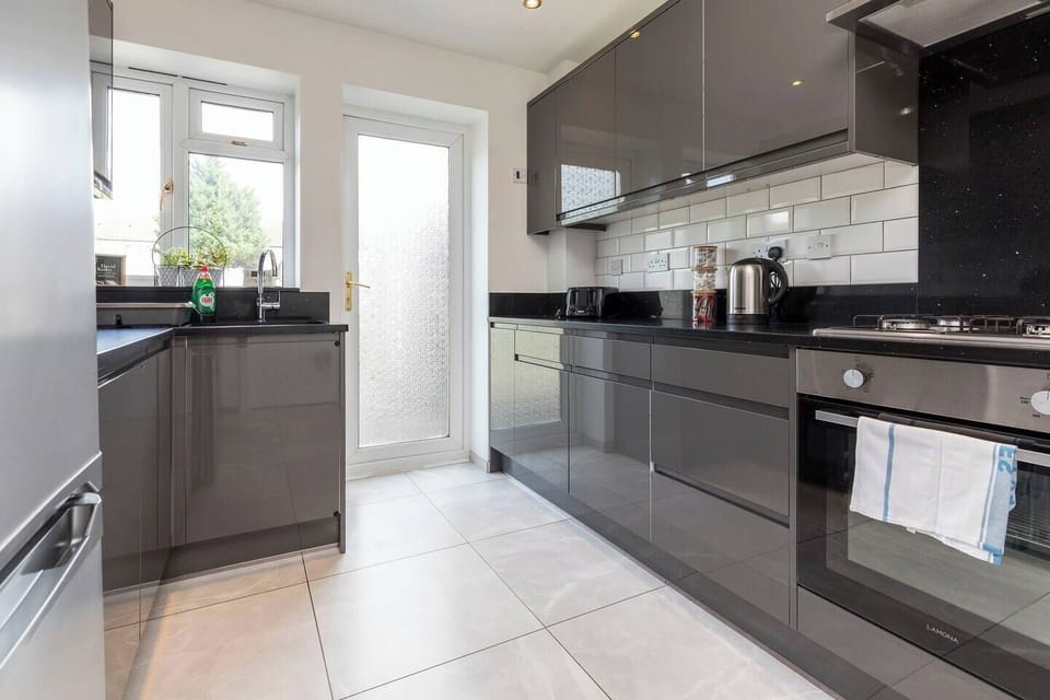 Spacious fully equipped kitchen (1)
