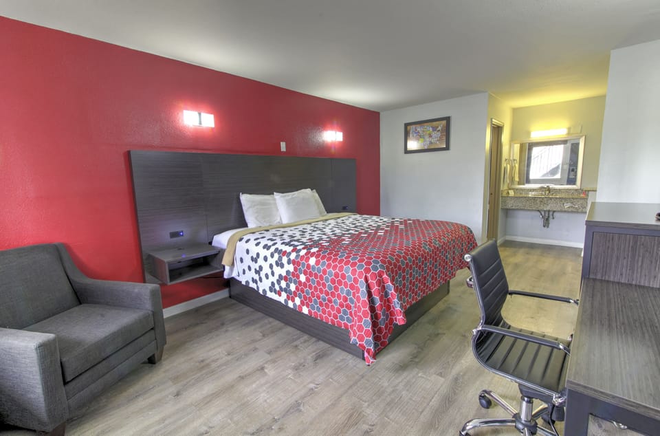 Iron/ironing board (on request), WiFi (free), bed sheets