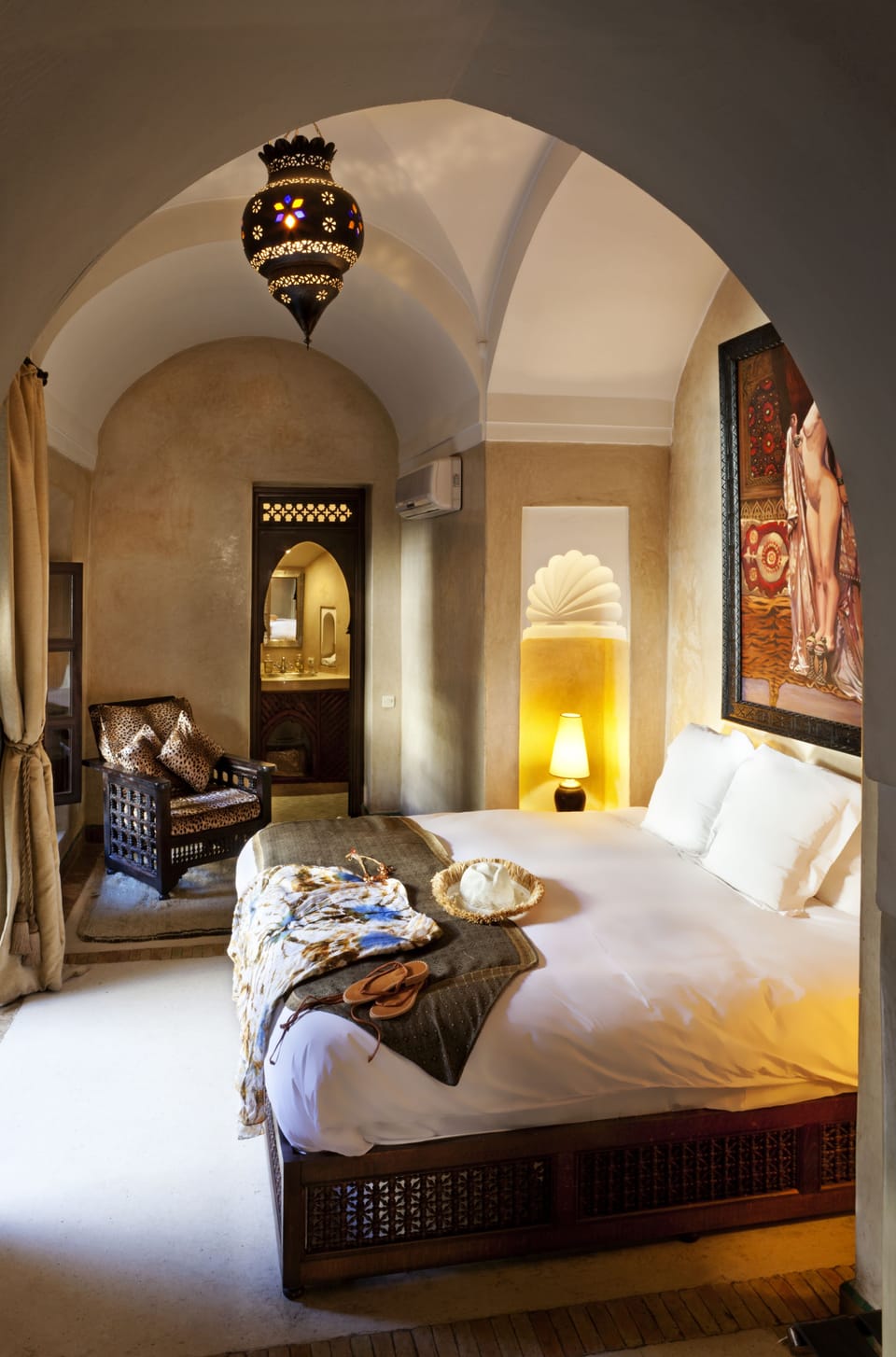 Suite | Egyptian cotton sheets, premium bedding, down comforters