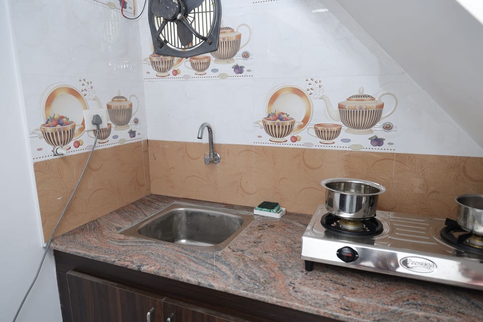 Family Studio, Non Smoking, Pets Allowed | Shared kitchen | Fridge, microwave, electric kettle