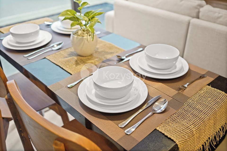 Apartment, 3 Bedrooms, Private Pool | Dining room