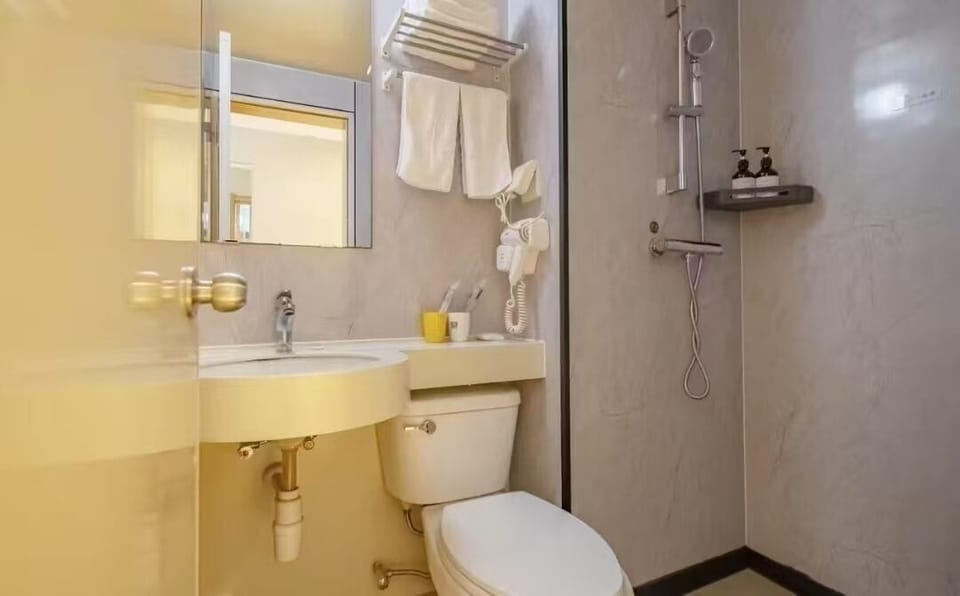 Family Triple Room | Blackout drapes, iron/ironing board (on request), WiFi (free)
