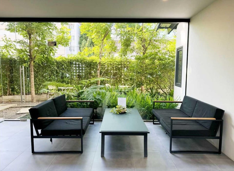 Entrance / Reception