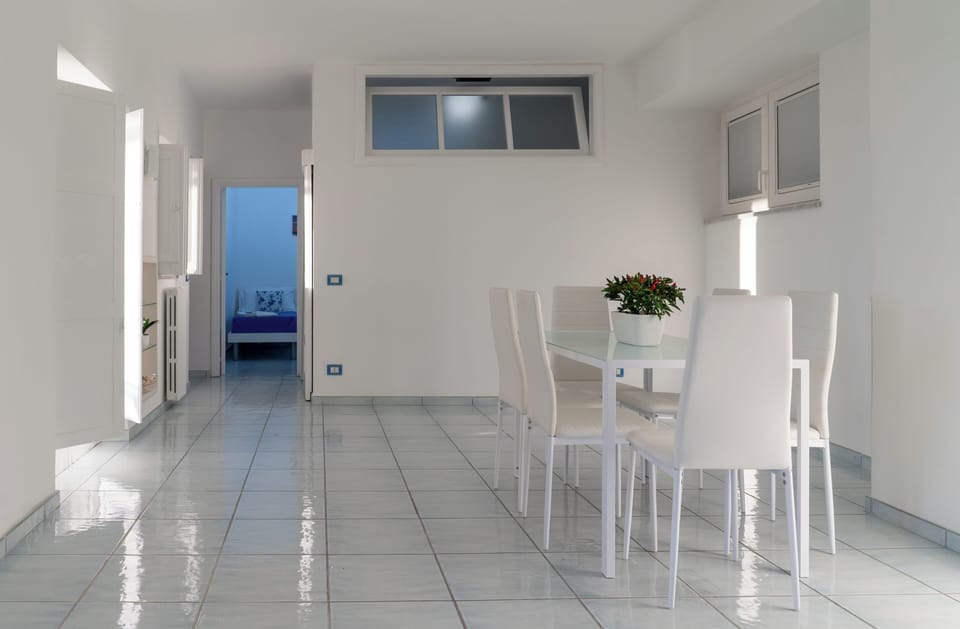 Comfort House, Bay View | Private kitchen | Fridge, microwave, oven, stovetop