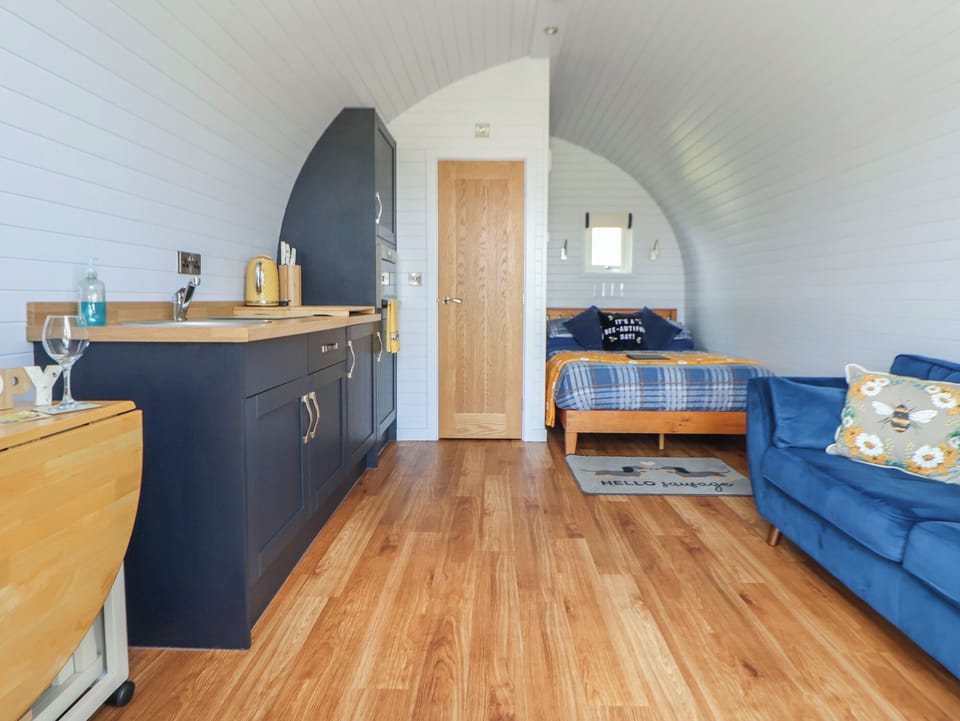Honeypot Hideaways - Manuka Cottage in Wales