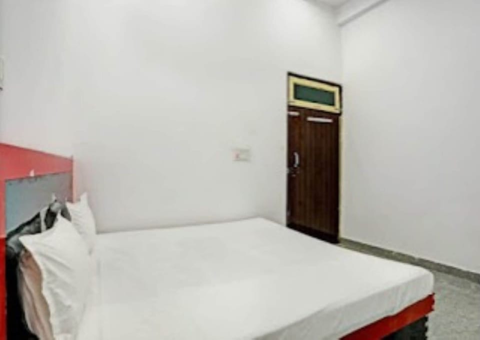 Standard Room | Free WiFi, bed sheets