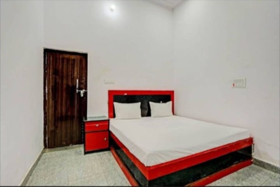 Standard Room | Free WiFi, bed sheets