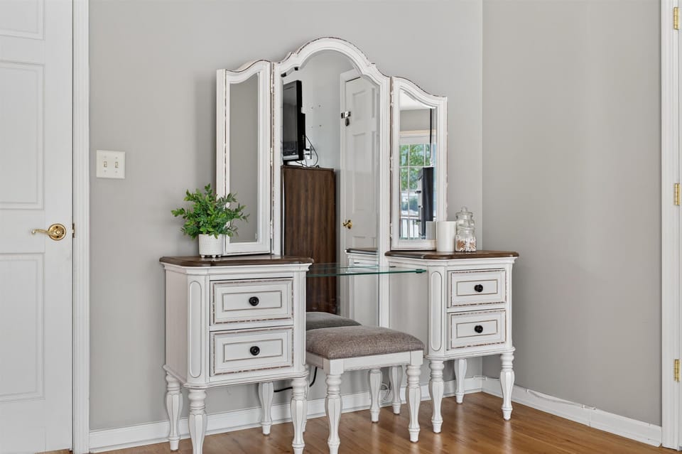 Master Bedroom Vanity