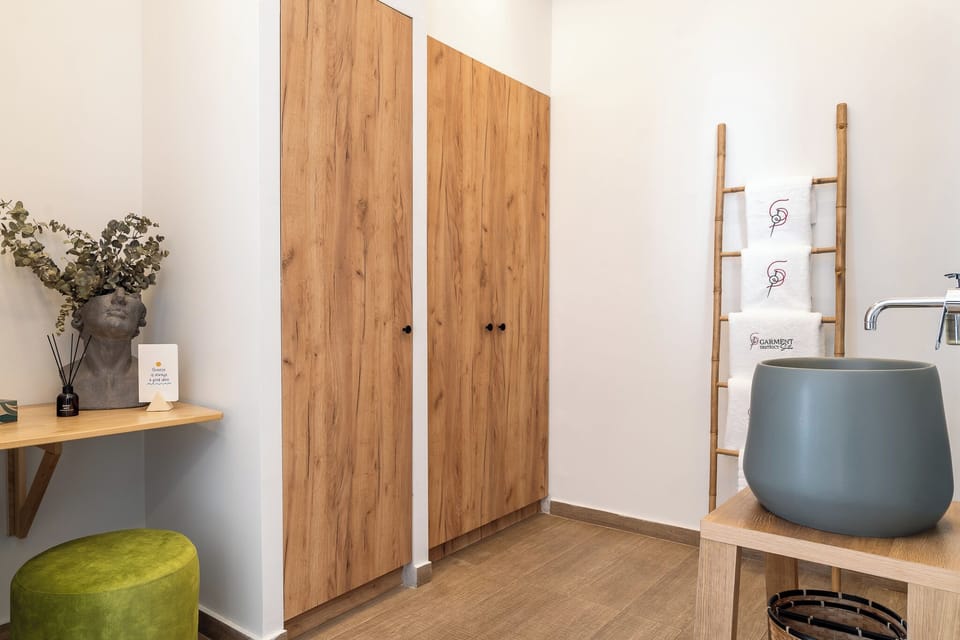 Comfort Studio, City View | Premium bedding, down comforters, memory foam beds, in-room safe
