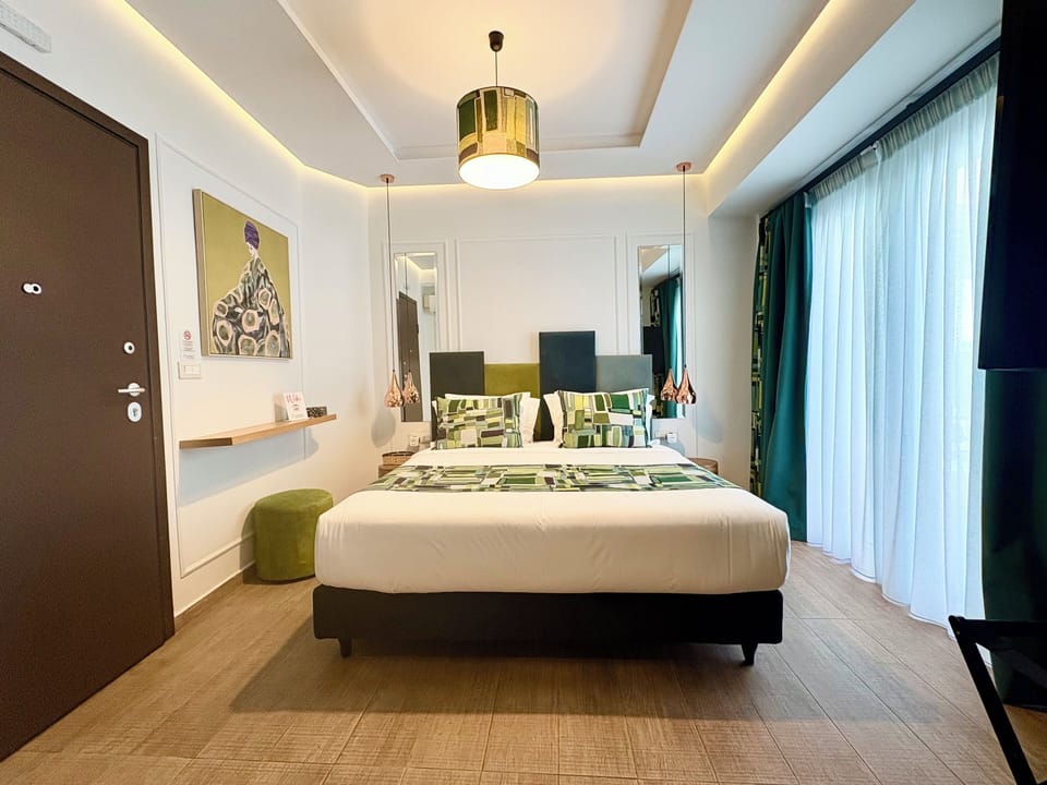 Comfort Studio, City View | Premium bedding, down comforters, memory foam beds, in-room safe